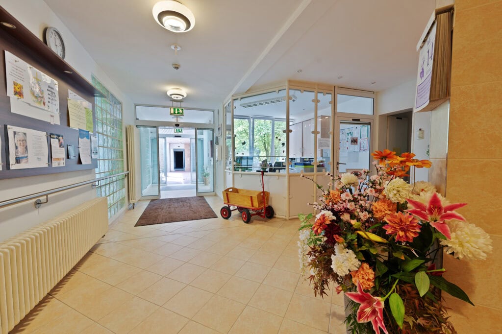 Guenter Schaefer Haus Neuenhagen Eingangsbereich - Günter-Schäfer-Haus - Mathilde Zimmer Stiftung