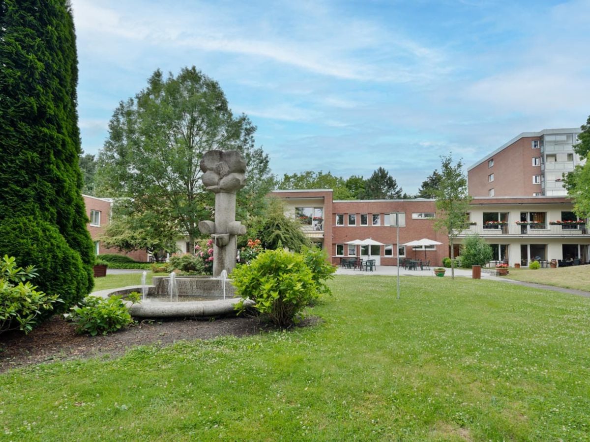 Das Herbert-Ruppe-Haus der Mathilde-Zimmer-Stiftung in Hamburg Seniorenhaus und Servicewohnen Brunnen