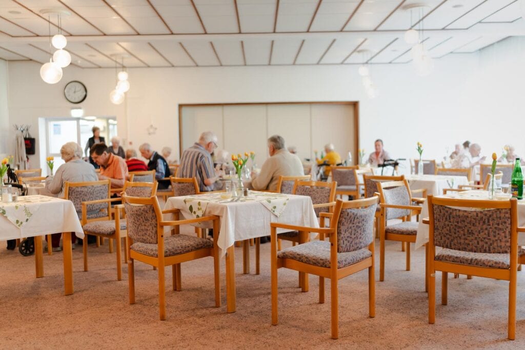 Das Herbert-Ruppe-Haus der Mathilde-Zimmer-Stiftung in Hamburg der Speisesaal